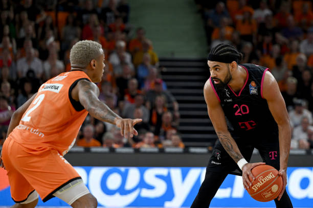 小到校园足 小到校园足