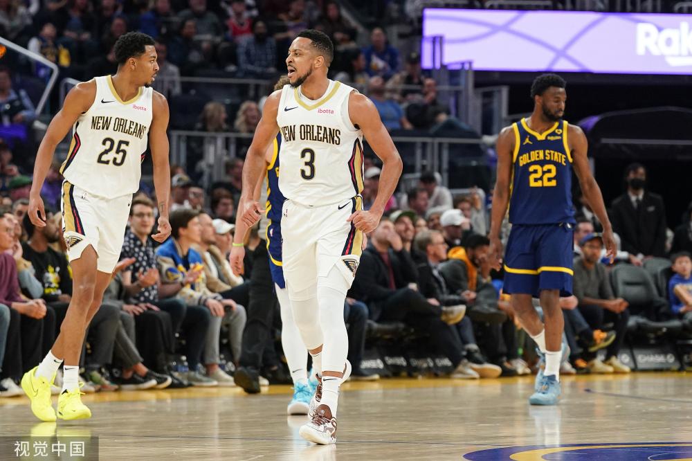 她的成名不 她的成名不