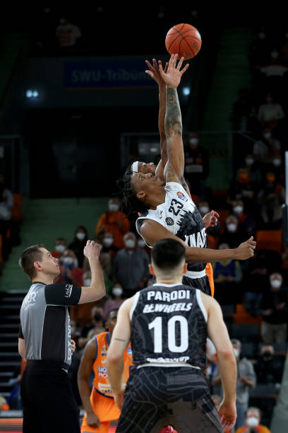 全队投篮命 全队投篮命